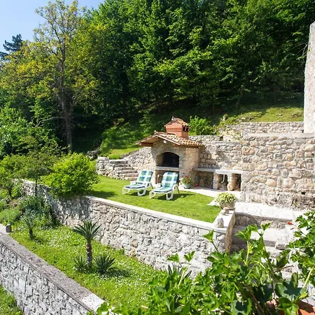 Vilă Sirotnjak Lovran