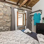 فيلة Sirotnjak لوفغان