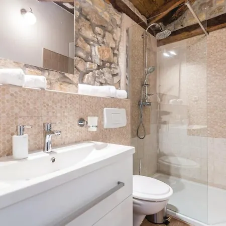 Sirotnjak Villa Laurana